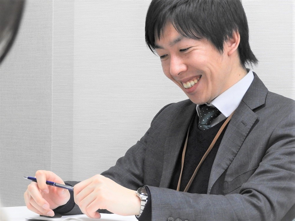 主な業務は<br />
システムの設計、製造、テスト